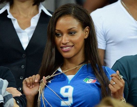 La esposa del futbolista Lemina, Fanny Neguesha es modelo y conquistadora de los corazones de Balotelli, Drake y Hamilton