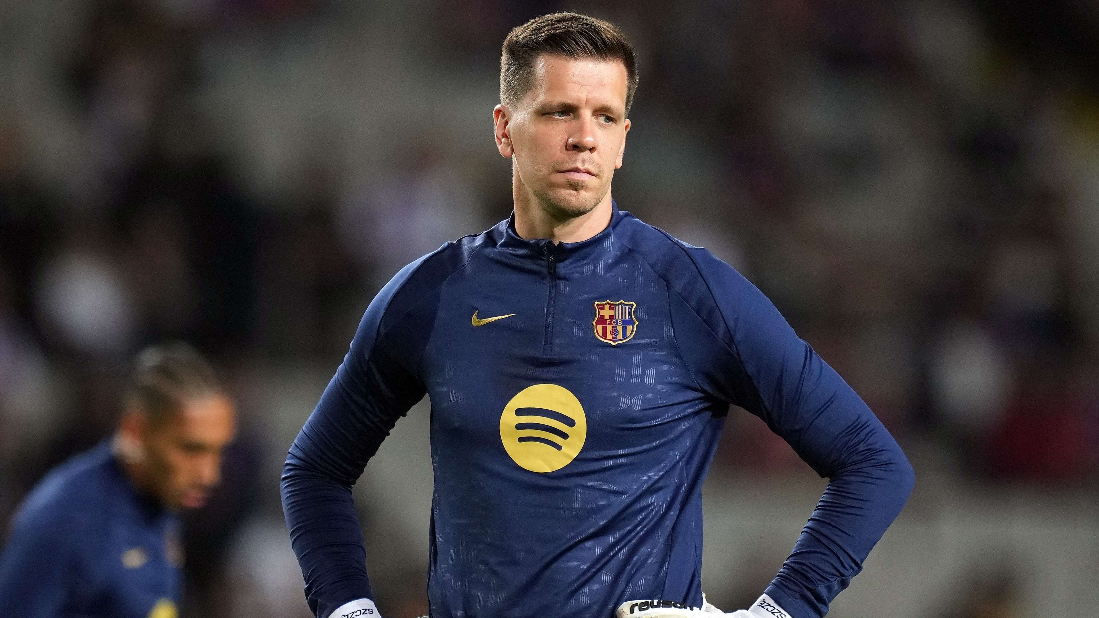 Marca: Barcelona Consider Extending Contract with Szczesny