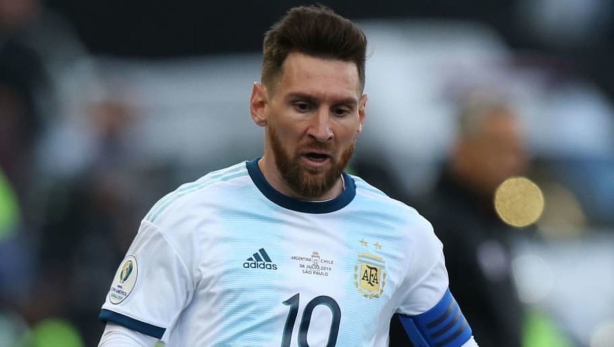 Messi Criticizes Fields At U.S. Stadiums