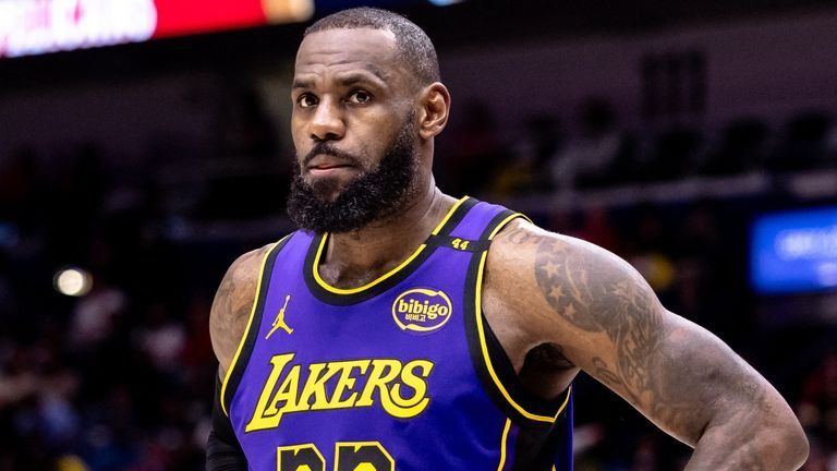 LeBron James Announces Break from Social Media