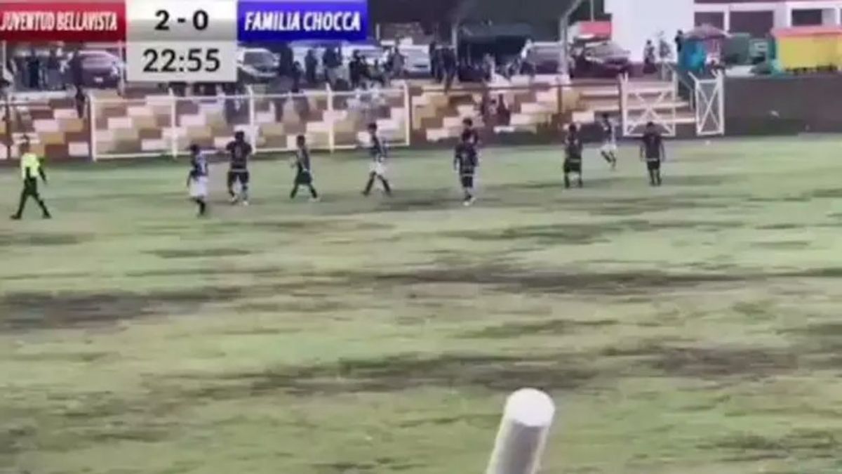 Peruvian Footballer Dies After Lightning Strike During Match