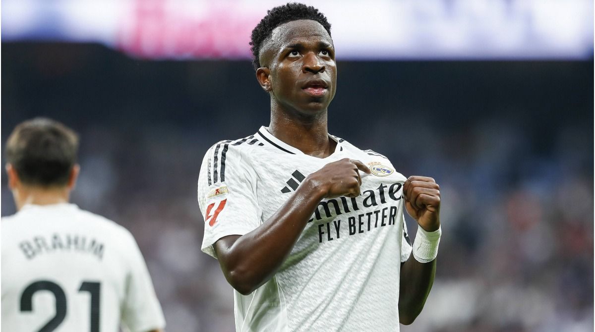 Vinicius Named Best Forward and Player of the Year at Globe Soccer Awards