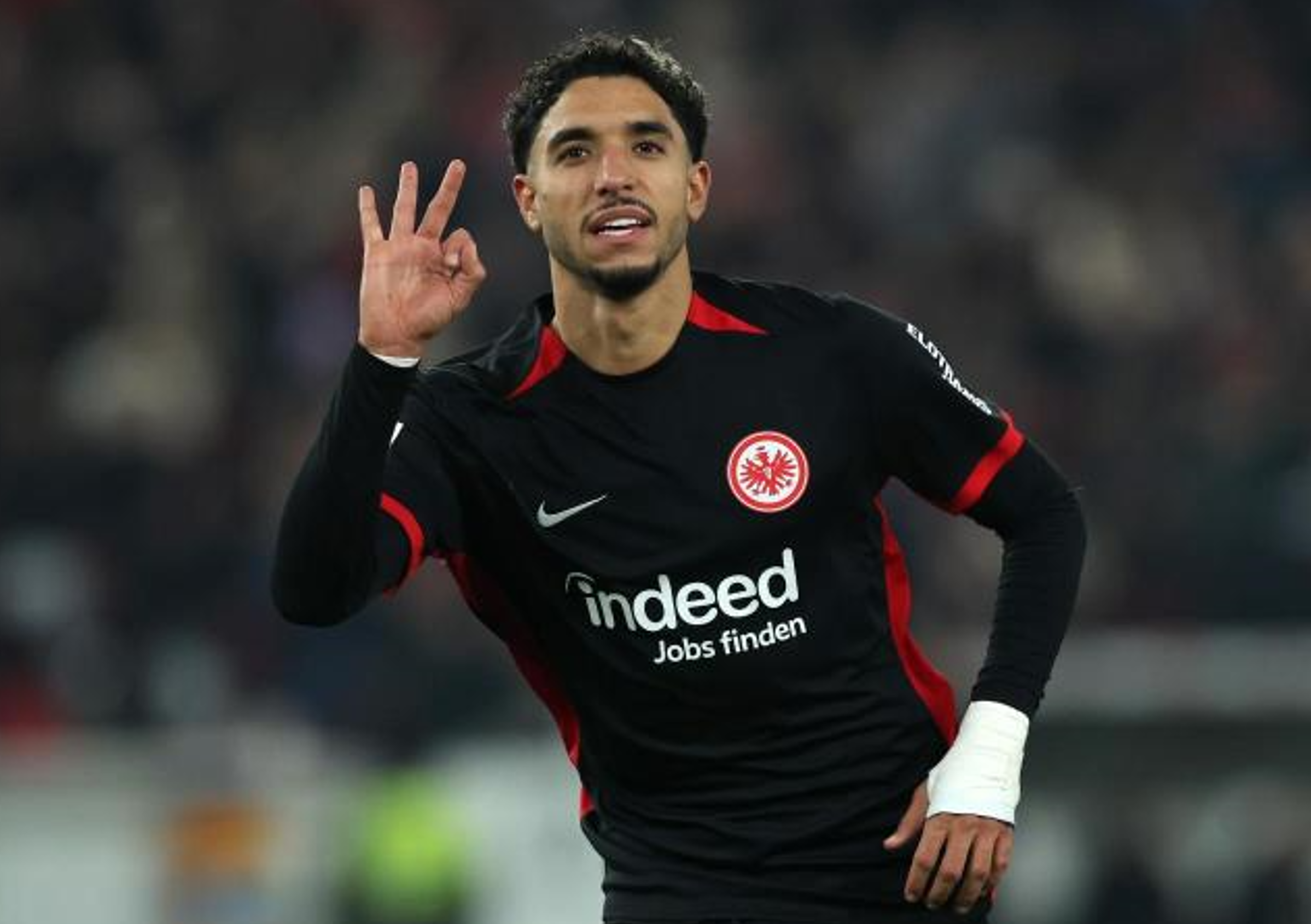 Eintracht Frankfurt vs FC Augsburg Prediction, Betting Tips & Odds │07 DECEMBER, 2024