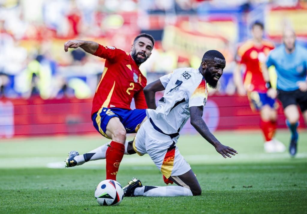 España gana en el último minuto y deja a Alemania fuera y retira a Kroos