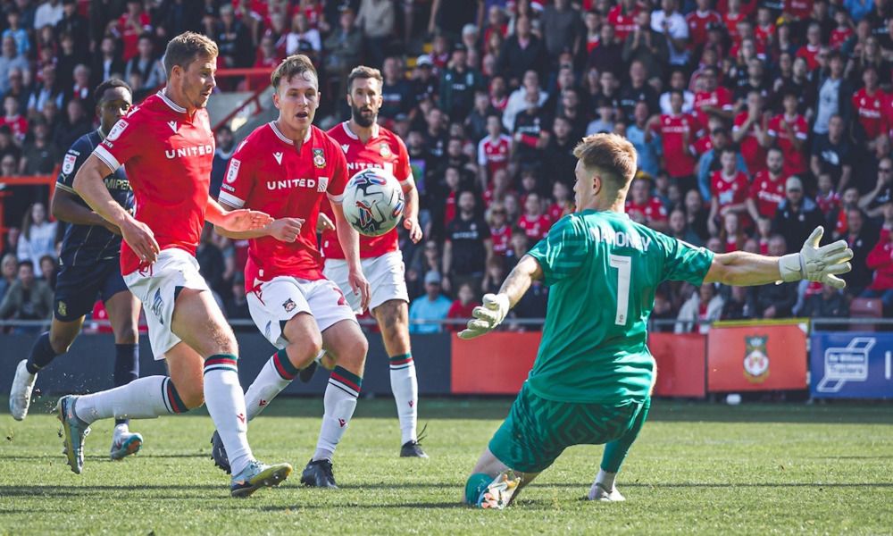 Swindon Town vs Wrexham Prediction, Betting Tips & Odds │26 December, 2023 