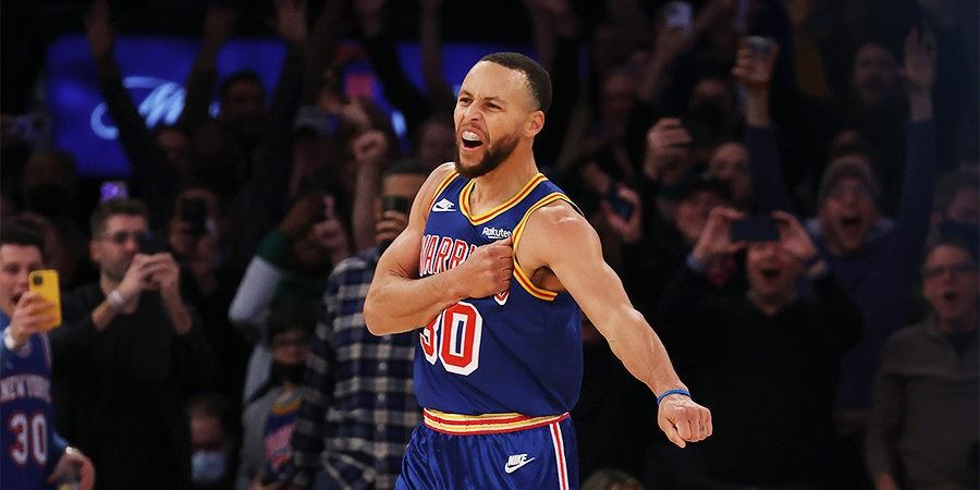 Curry First in NBA History to Hit 4000 Three-Pointers  