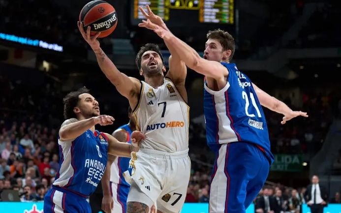 Real Madrid vs Anadolu Efes Prediction, Betting Tips & Odds │ 15 NOVEMBER, 2024