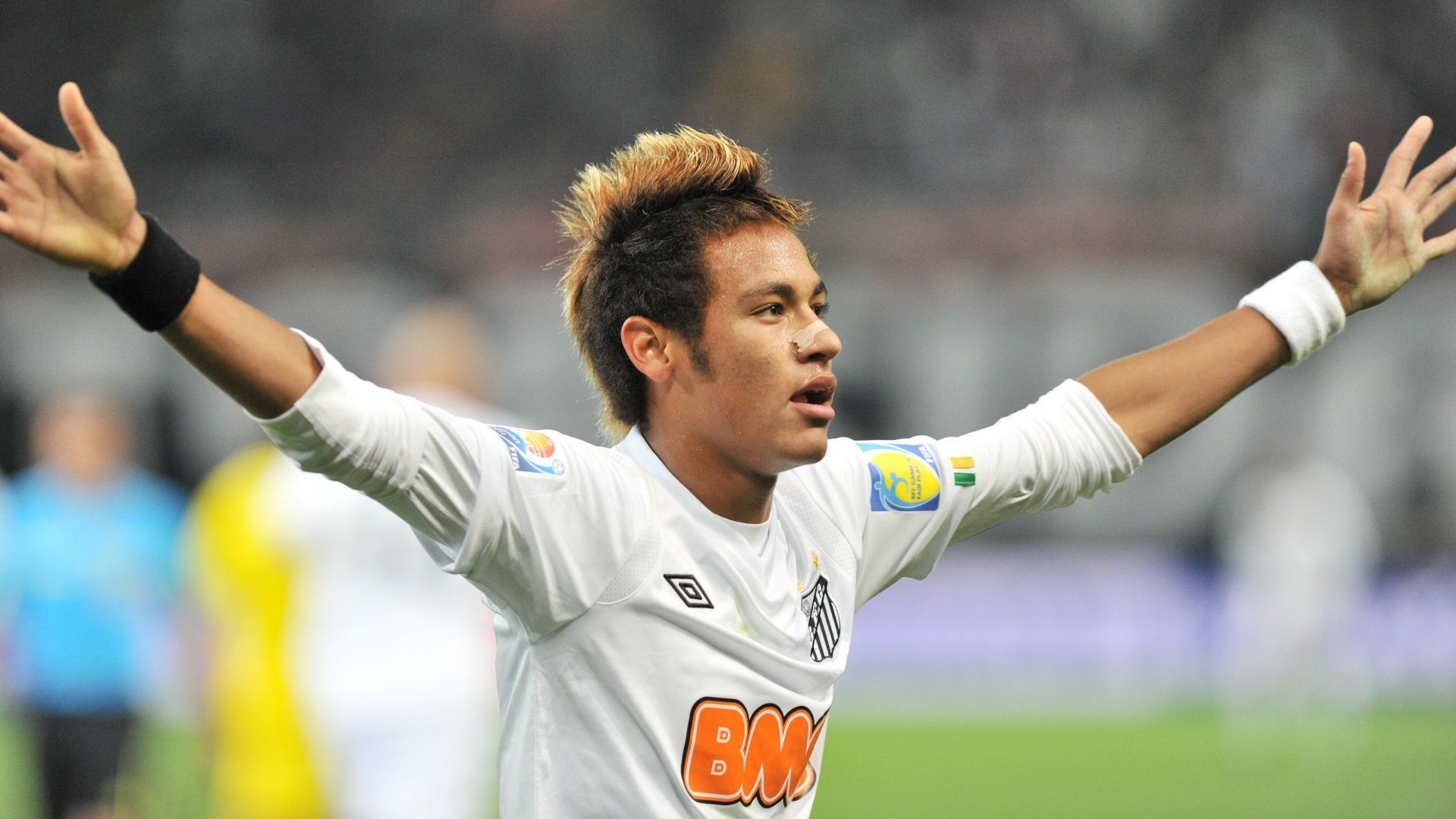 Neymar Denies Move to Corinthians, Emphasizing Respect for Santos