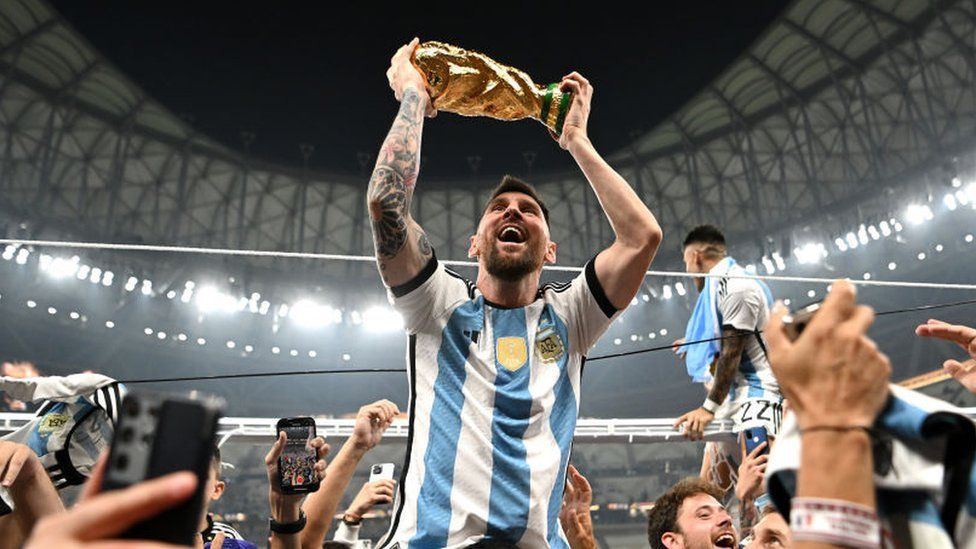 PSG are wary of fans at Messi's presentation of World Cup-2022 trophy before match