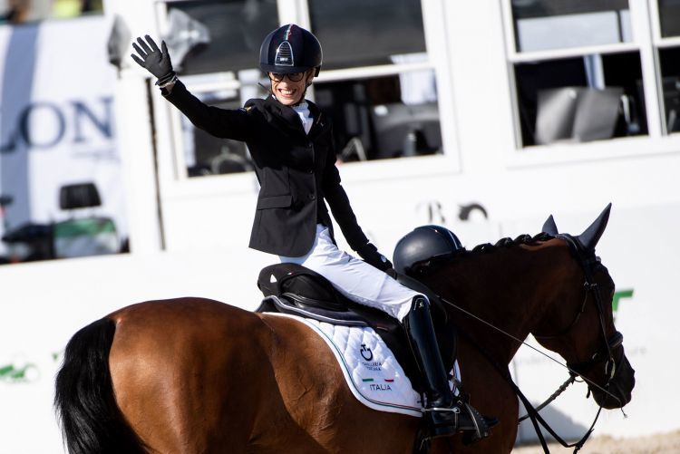 Chiara Zenati: La promesa de la equitación paralímpica francesa con la vista en París 2024