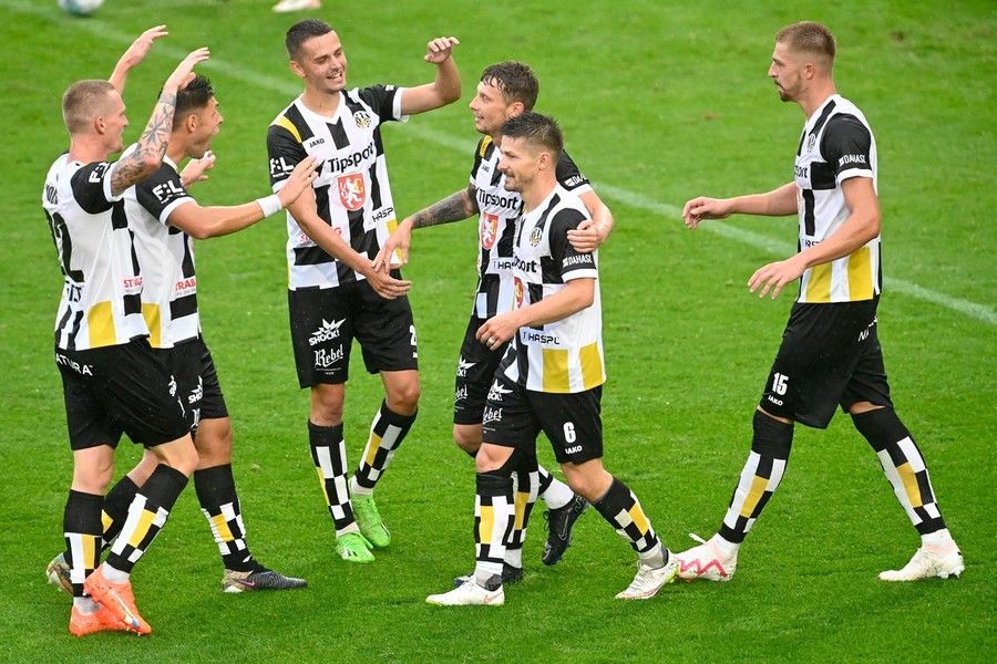 Ceske Budejovice vs Hradec Kralove Prediction, Betting Tips & Odds │13 DECEMBER, 2023