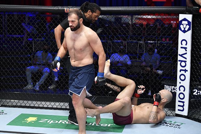 Azamat Murzakanov: I’ll Knock Out Menifield in Less Than 12 Seconds if He Charges at Me